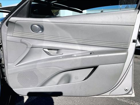 Used 2023 Hyundai Elantra SEL w/ Convenience Package image 22