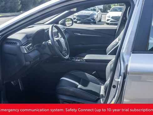 Used 2025 Toyota Camry SE FWD image 28