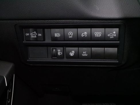 Used 2024 Toyota Tundra Limited w/ Power Package AWD/4WD image 28