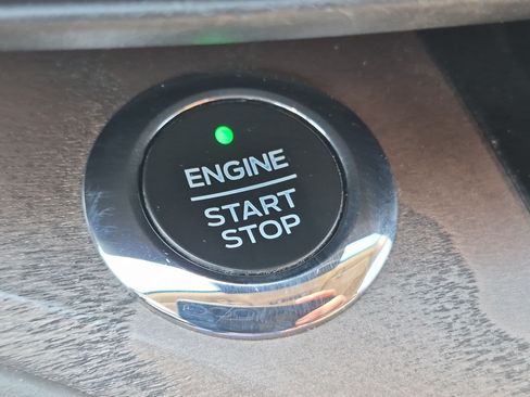 Used 2021 Ford Explorer Platinum w/ Equipment Group 601A AWD/4WD image 22