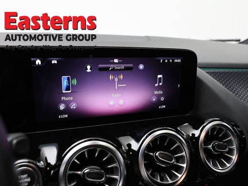 Used 2025 Mercedes-Benz GLA 250 image 18