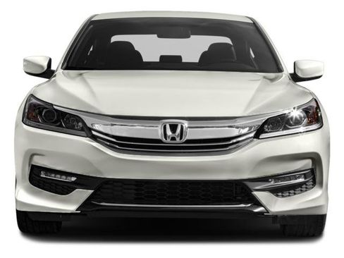 Used 2017 Honda Accord Sport image 10