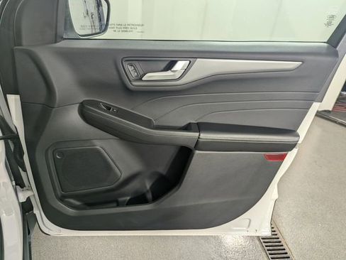 Used 2023 Ford Escape SE image 23