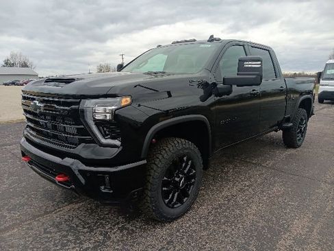 New 2026 Chevrolet Silverado 2500 LTZ AWD/4WD image 3