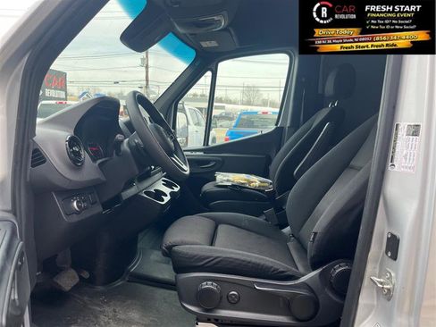 Used 2024 Mercedes-Benz Sprinter 2500 image 13