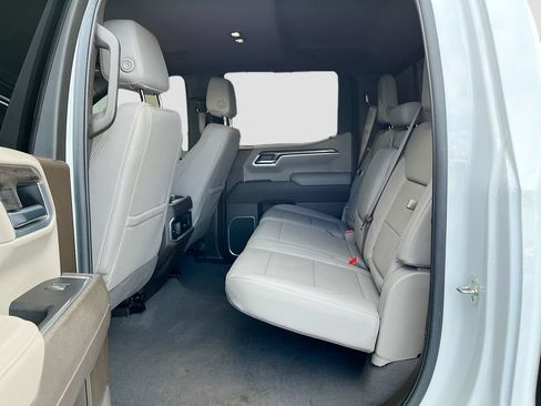 Used 2025 Chevrolet Silverado 1500 LTZ w/ Technology Package AWD/4WD image 26