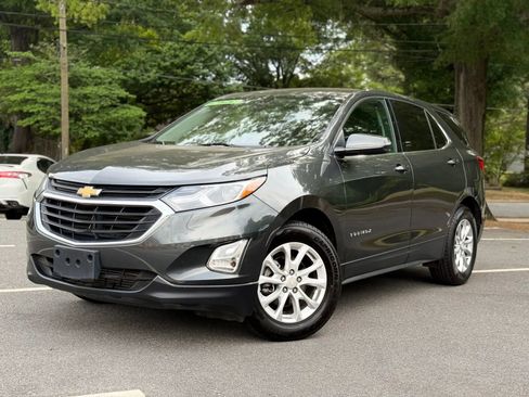 Used 2019 Chevrolet Equinox LT FWD image 2