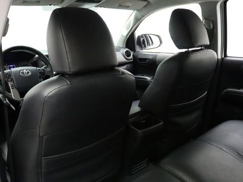Certified 2020 Toyota Tacoma SR5 image 20