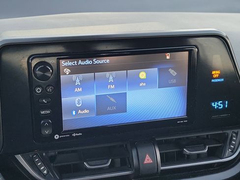 Used 2018 Toyota C-HR XLE image 27