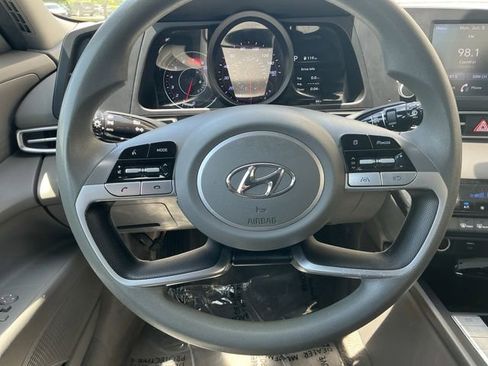 Certified 2023 Hyundai Elantra SEL FWD image 18