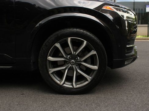 Used 2018 Volvo XC90 T6 Momentum w/ Convenience Package AWD/4WD image 4