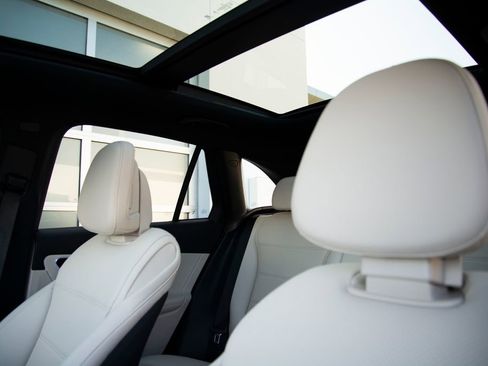 New 2026 Mercedes-Benz GLC 300 4MATIC image 12