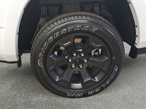 New 2026 RAM 1500 4x4 Crew Cab image 32