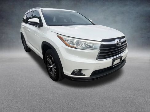 Used 2016 Toyota Highlander XLE AWD/4WD image 8