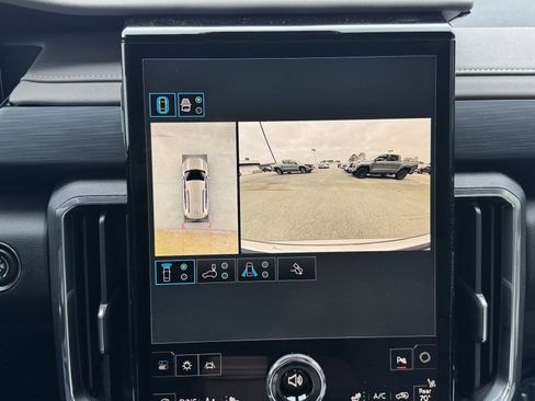 New 2025 GMC Acadia Elevation image 31