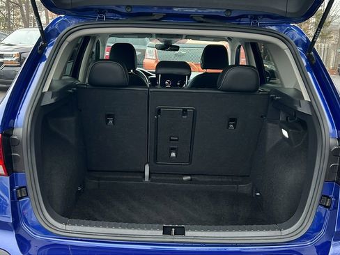 Used 2024 Volkswagen Taos SE image 14