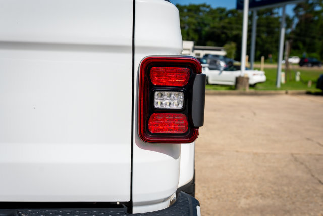 Used 2022 Jeep Gladiator Overland AWD/4WD image 17