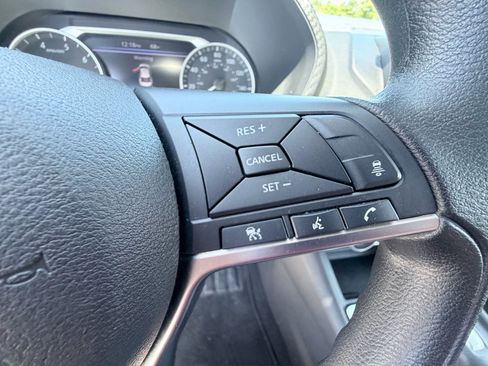 Used 2025 Nissan Sentra SV FWD image 14