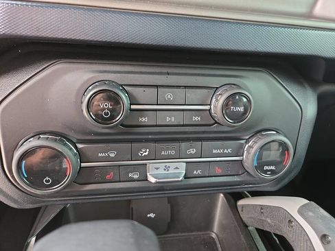 Used 2021 Ford Bronco Outer Banks w/ Sasquatch Package AWD/4WD image 27