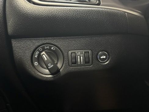 Used 2022 Dodge Challenger R/T image 15