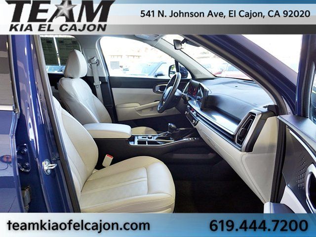 Certified 2025 Kia Sorento S FWD image 12