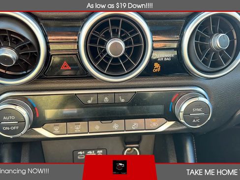 Used 2021 Nissan Sentra SR w/ SR Premium Package image 17