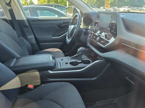 Certified 2022 Toyota Highlander LE AWD/4WD image 12