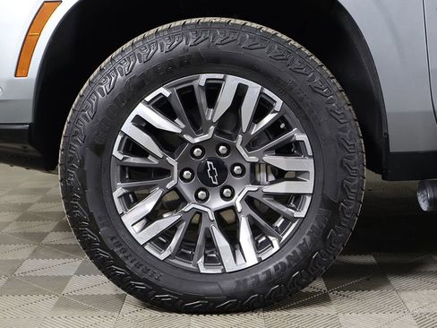 Used 2025 Chevrolet Tahoe Z71 AWD/4WD image 25