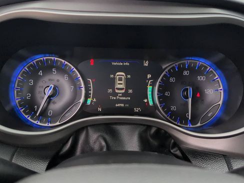 Used 2023 Chrysler Pacifica Touring-L FWD image 24