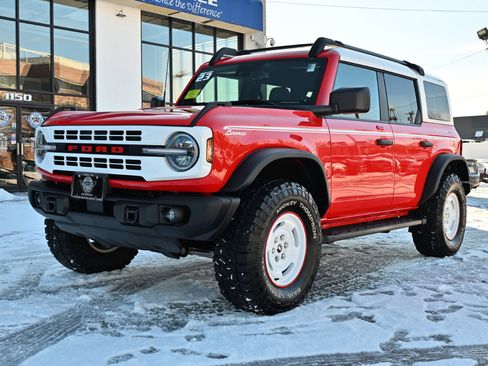 Used 2023 Ford Bronco Heritage Edition image 3