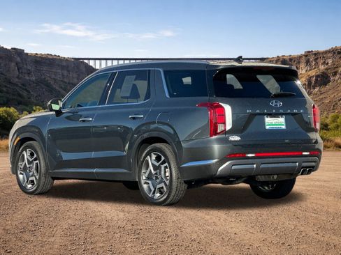 Used 2023 Hyundai Palisade Limited w/ Cargo Package AWD/4WD image 5