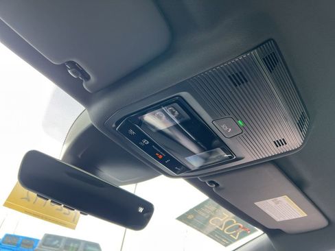 Certified 2025 Volkswagen Golf R Black Edition AWD/4WD image 22