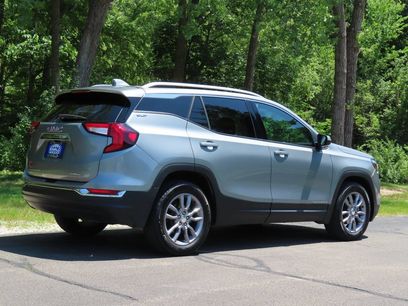Used 2024 GMC Terrain SLT w/ Infotainment Package II