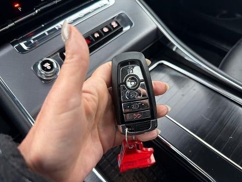 Used 2025 Lincoln Aviator AWD w/ Jet Appearance Package image 29