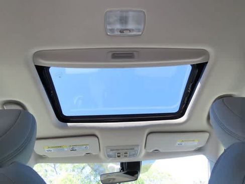 Certified 2019 Honda HR-V Touring image 21