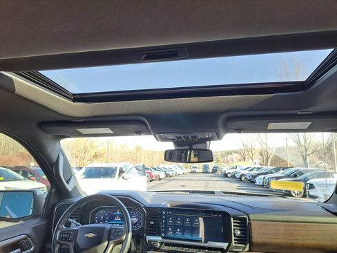 Used 2022 Chevrolet Silverado 1500 High Country image 24