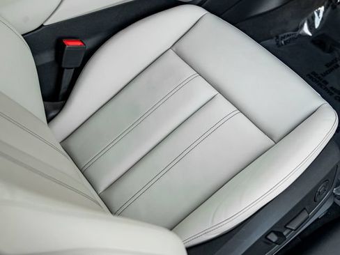 Used 2025 Audi A6 e-tron Premium Plus w/ Premium Plus RWD image 39