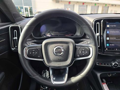 Used 2023 Volvo C40 P8 Recharge Ultimate image 20