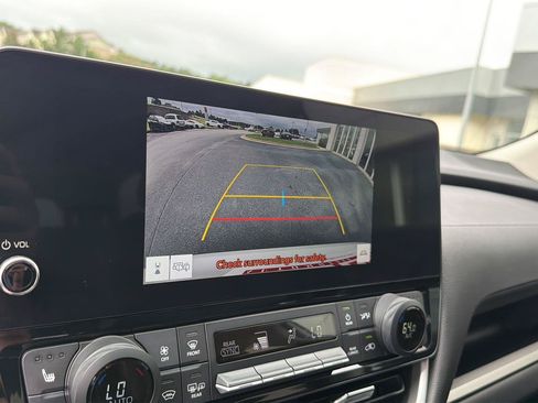 Used 2025 Toyota Grand Highlander FWD image 25