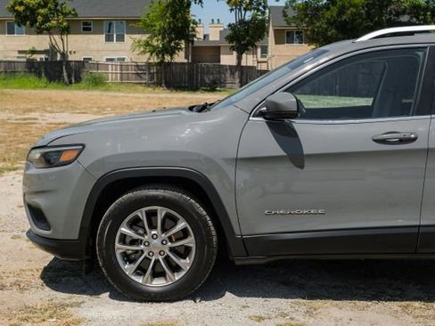 Used 2021 Jeep Cherokee Latitude Lux w/ Sun & Sound Group image 12