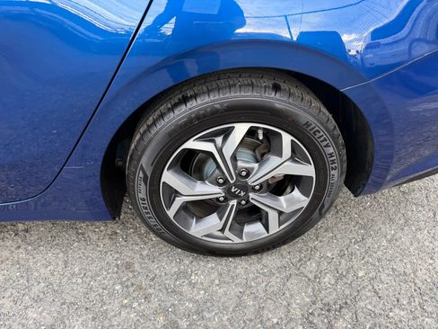 Used 2019 Kia Forte LXS FWD image 9