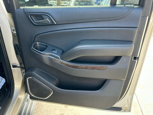 Used 2015 Chevrolet Suburban LT image 17