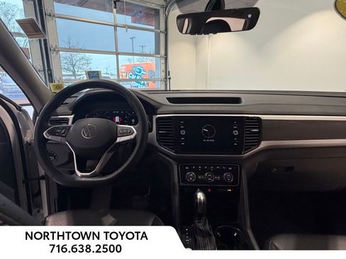 Used 2023 Volkswagen Atlas SE AWD/4WD image 6