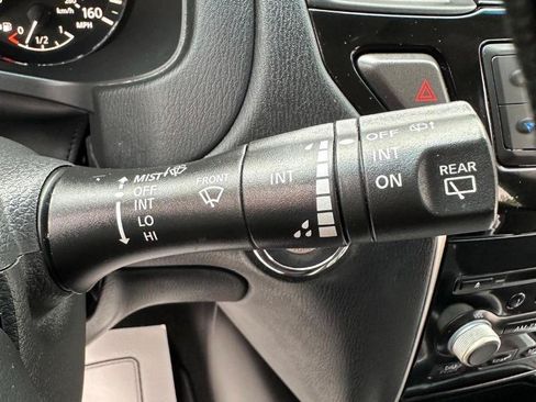 Used 2015 Nissan Pathfinder S FWD image 32