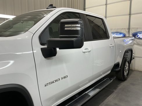 Used 2025 Chevrolet Silverado 2500 LT w/ Convenience Package image 5