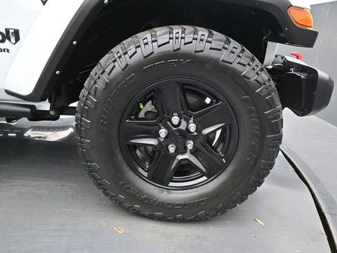 Used 2021 Jeep Gladiator Sport image 17