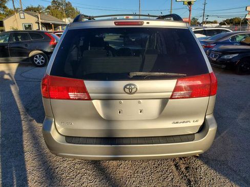 Used 2004 Toyota Sienna LE image 4