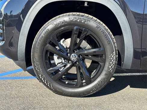 New 2026 Volkswagen Atlas Cross Sport SEL R-Line image 9