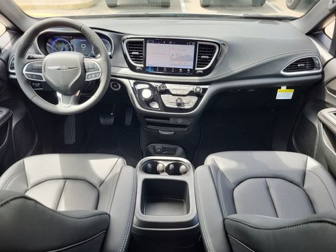 New 2026 Chrysler Pacifica Select FWD image 18