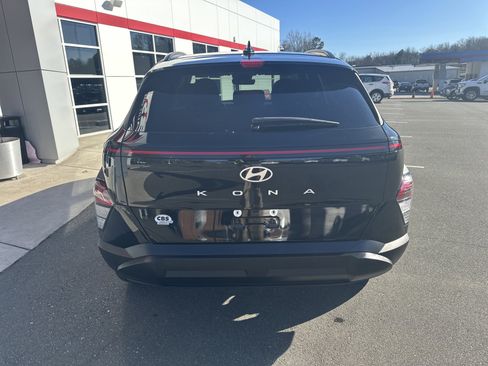 Used 2024 Hyundai Kona SEL w/ Convenience Package image 7